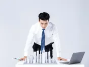 冲规模的后遗症？豪宅开发商仁恒置地陷入口碑危机，公司突发裁员收缩