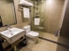 卫生间周边墙根渗水原因,卫生间装修怎样做防水?