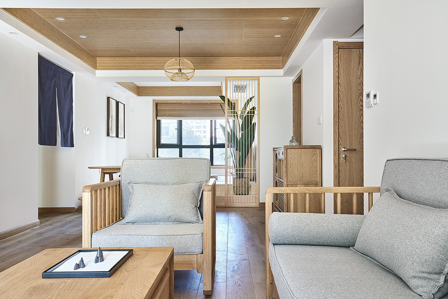 122平米的四居室装修案例欣赏，将原木风融入到现代生活当中。
