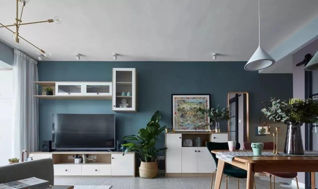 北欧风格装修，深色墙面+精致软装让家更温馨