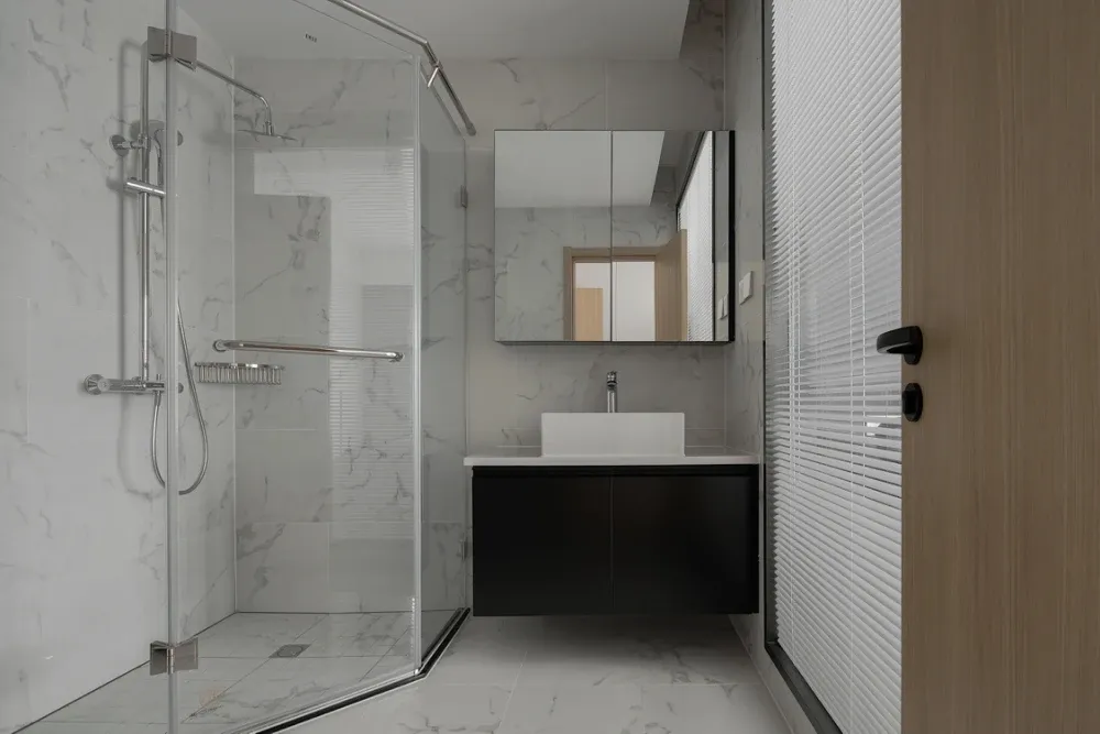 爵士白的墙面,绝对的白色控.