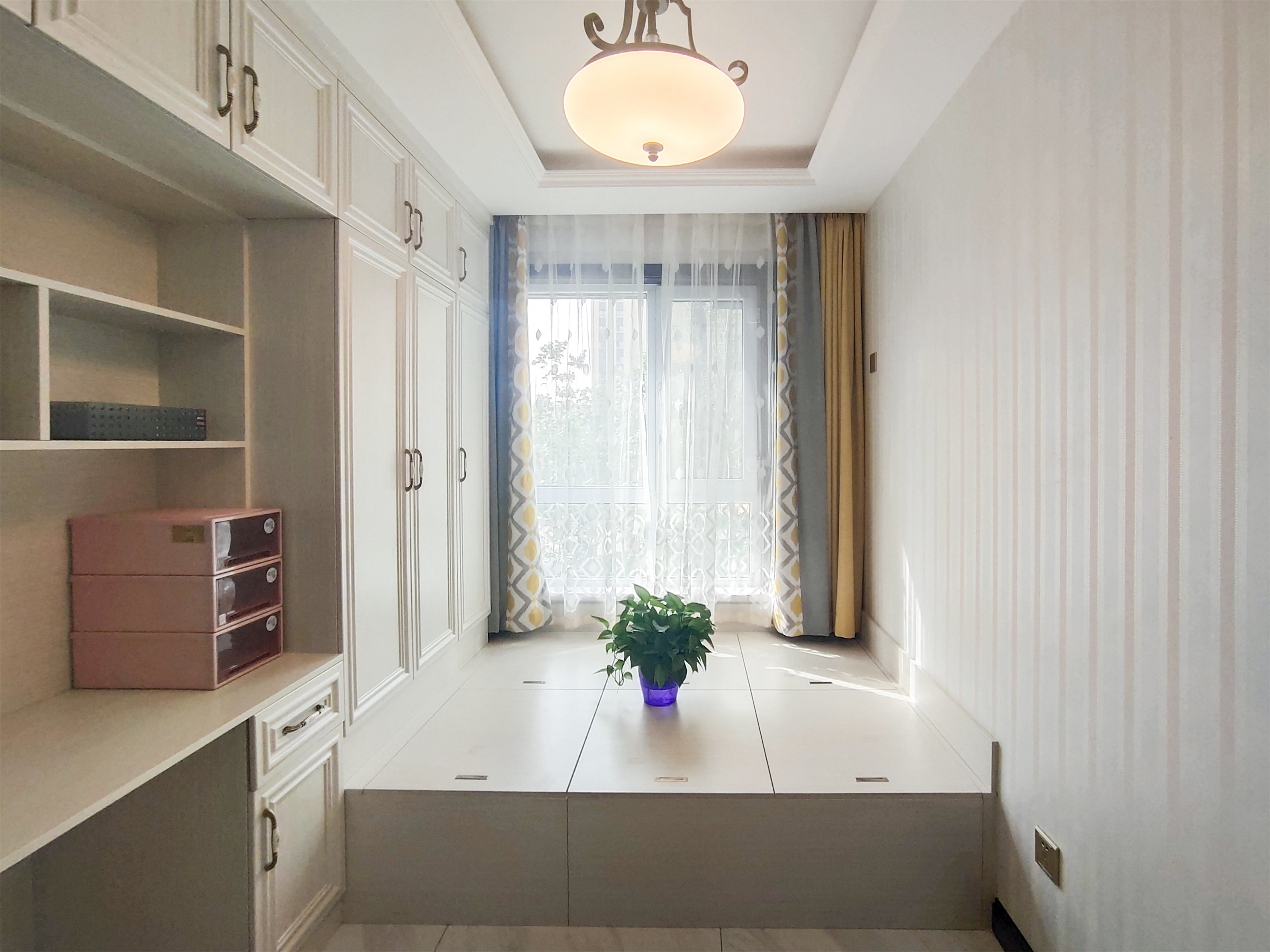 159平米的四居室装修案例欣赏，将古典风融入到现代生活当中。-高铁明珠装修