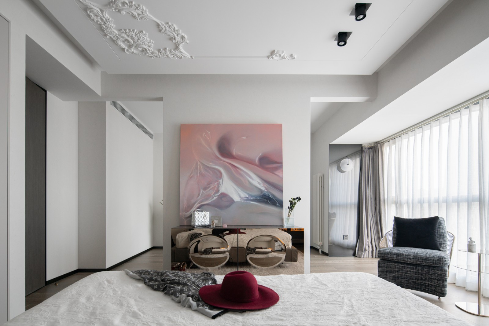 福星惠誉京澜誉府实例，220平米的四居室，质感与时尚并存的现代风装修。
