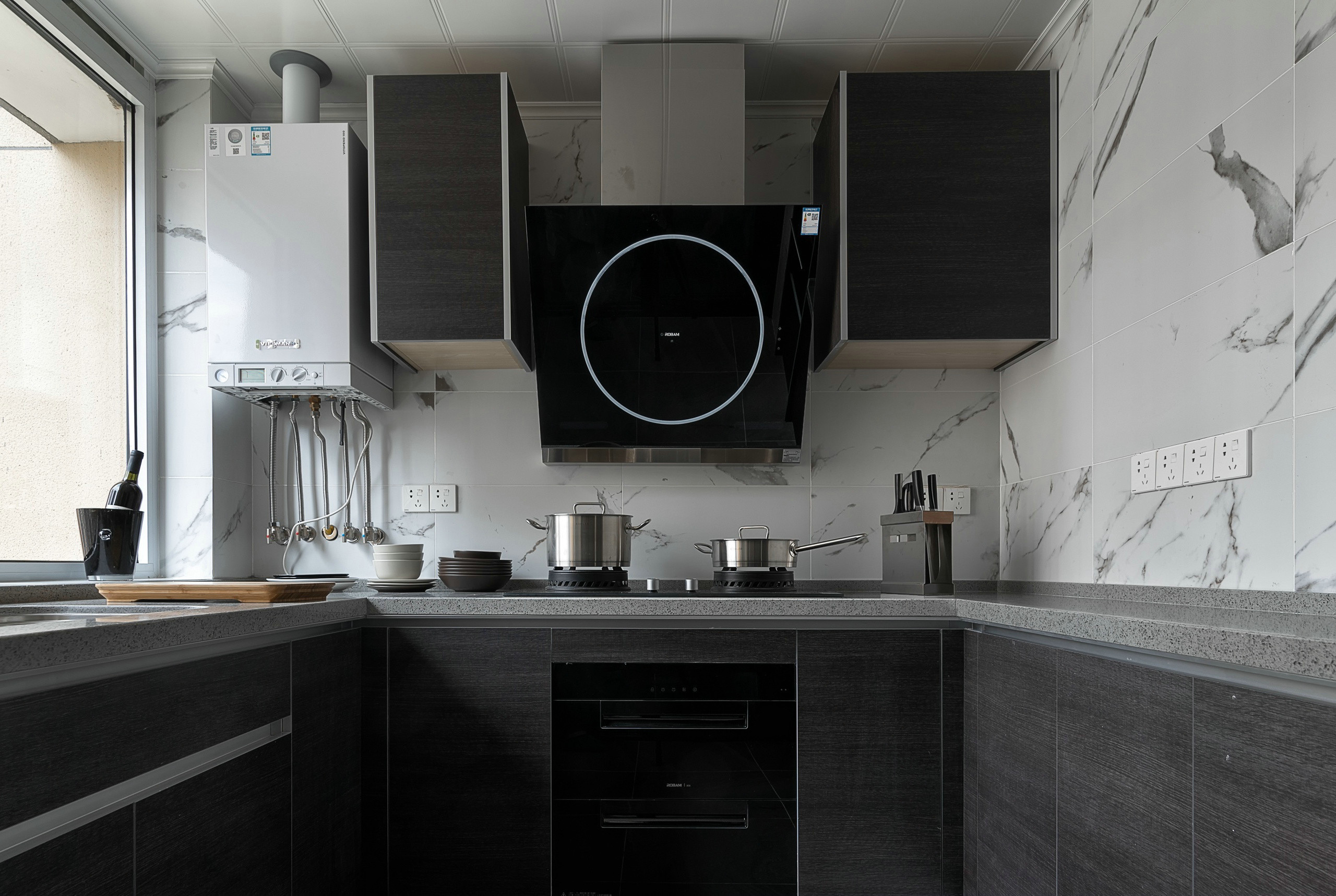 万德华府丨三居室现代风格设计，艺术的最高境界
