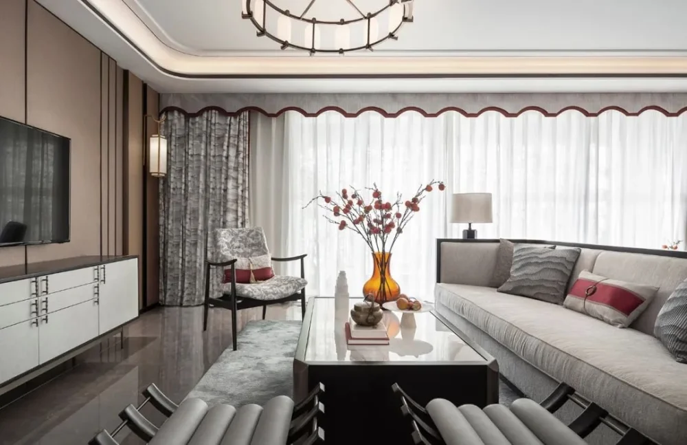 111平米的四居室装修只花了15万，中式风格让人眼前一亮！