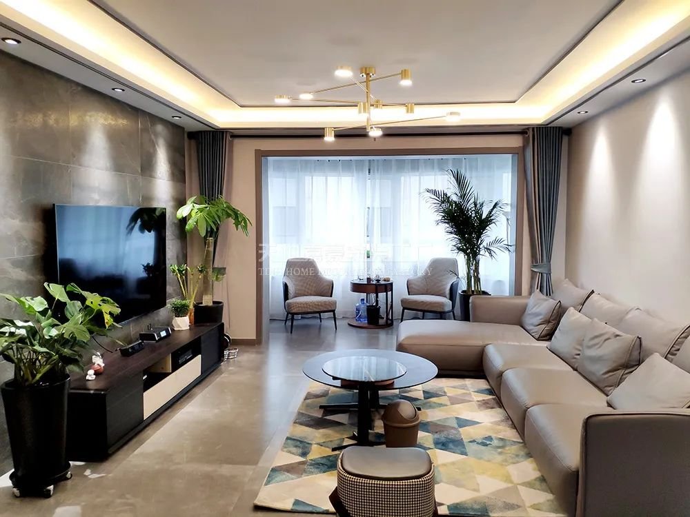160平米三居室设计说明，28万元装修的现代风格有什么效果？