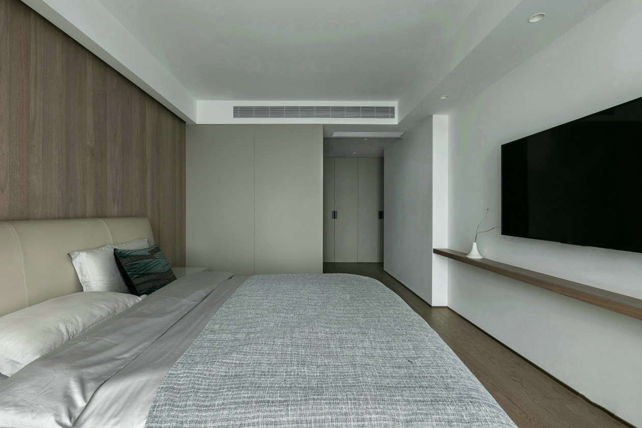 这套120平米的三居室，最后还是选定现代风格，效果竟远超预期。
