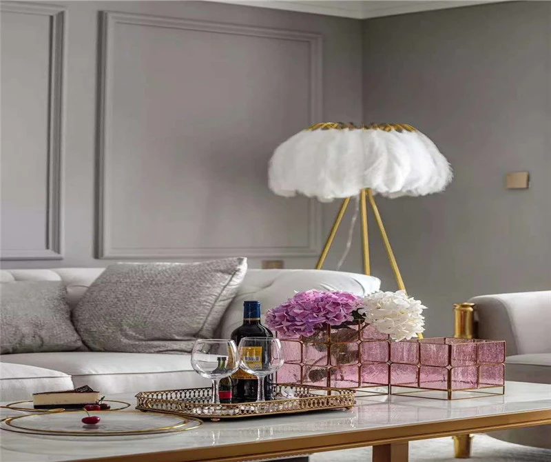 灰色和粉色的搭配， 让 整个家充满高级感。