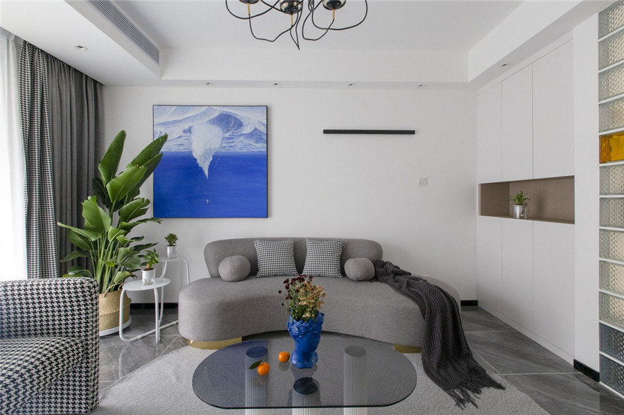 90后小夫妻花12万元装修的现代风格，139平米三居室太赞了！