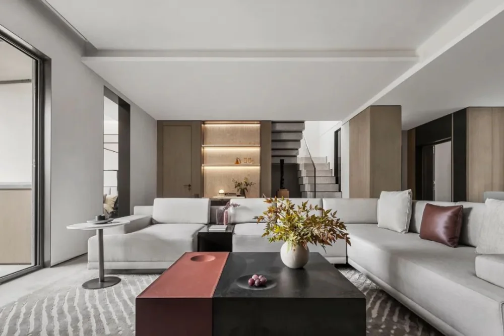 123平米的三居室装修只花了10万，现代风格让人眼前一亮！